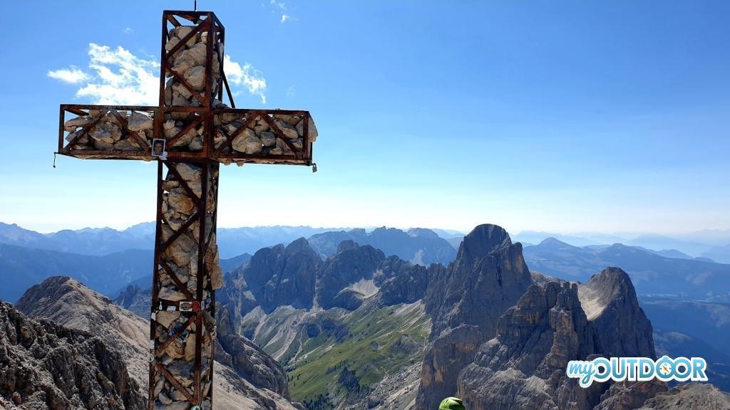 La croce di vetta in cima al Catinaccio d