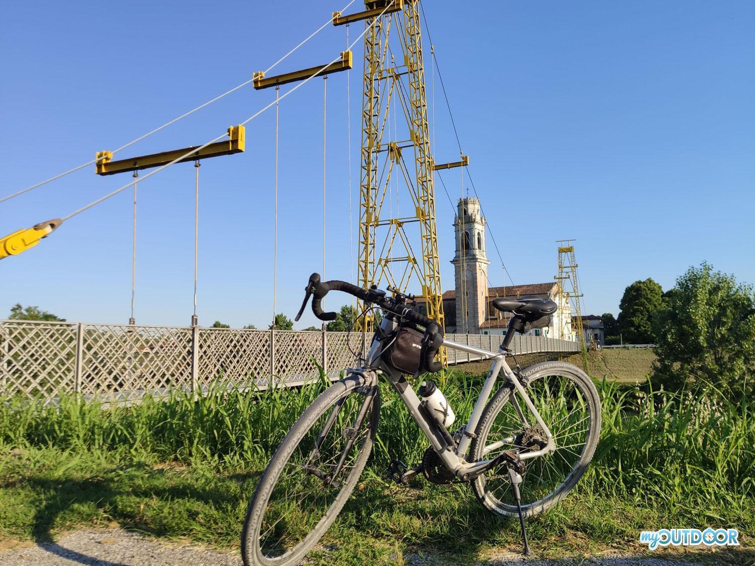Argine con la la passerella di Cadoneghe
