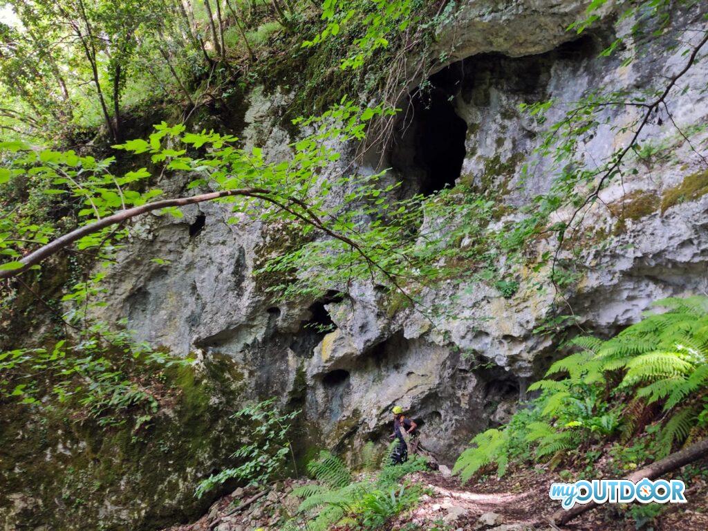 Grotta del Borghetto - avvicinamento